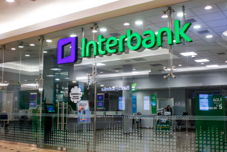 Indecopi impone multa a Interbank por impedir que usuario pague S/ 267 en ventanilla