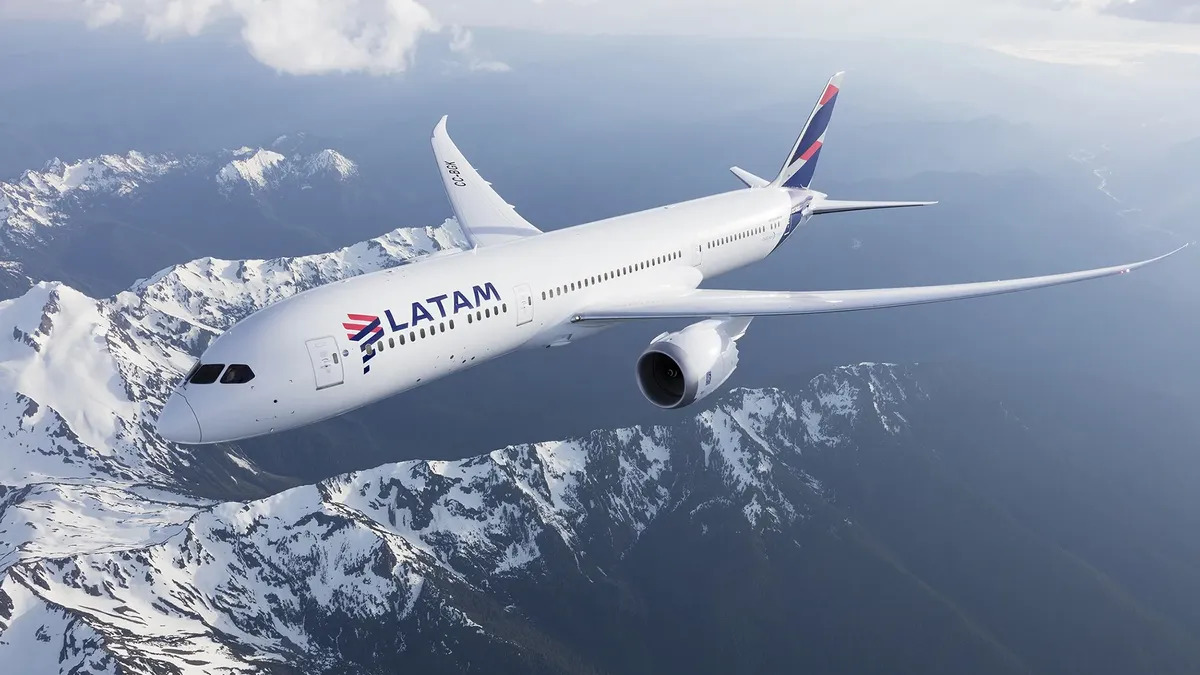 LATAM refuerza posición regional y eleva sus ingresos en 18% al tercer trimestre