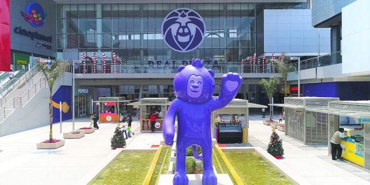 Real Plaza presenta este domingo a Layo, su león mascota, con show sobre hielo