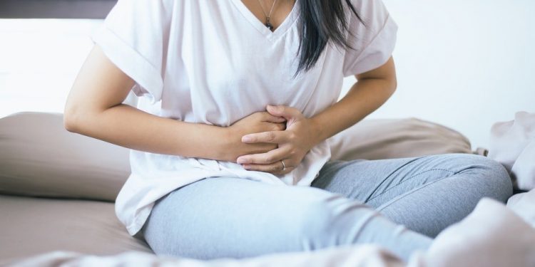 España aprueba histórica ley que permite licencia laboral por menstruación dolorosa