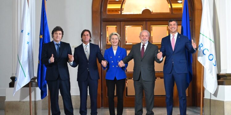 Mercosur y la Unión Europea sellan histórico acuerdo de libre comercio pese a oposición de Francia