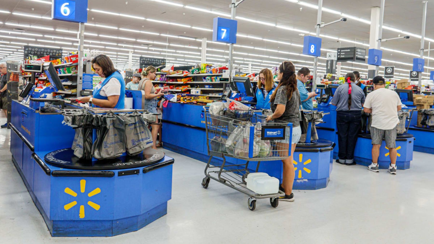 Walmart will lay off hundreds of workers in the United States: What is the reason?