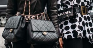 Chanel continúa incrementando el precio de sus bolsos para ganar exclusividad
