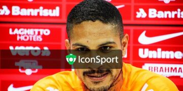 Top 5 futbolistas peruanos con más seguidores en sus redes sociales