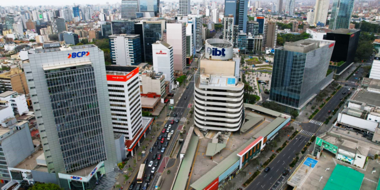 INEI: Lima Metropolitana concentra el 42,2% de las empresas que existen en el Perú