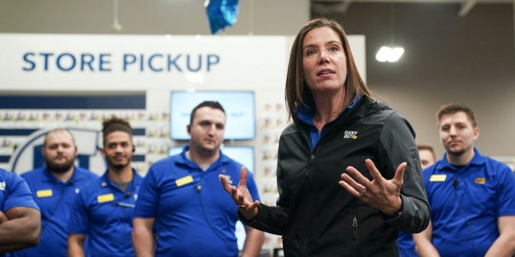 El CEO de Best Buy comparte 5 tendencias minoristas que afectan el negocio