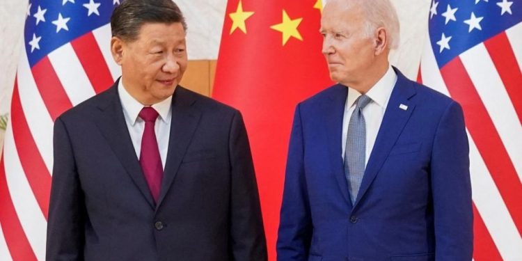 China acusa a EE.UU. de “acoso tecnológico” por restricciones a la inversión en sectores estratégicos