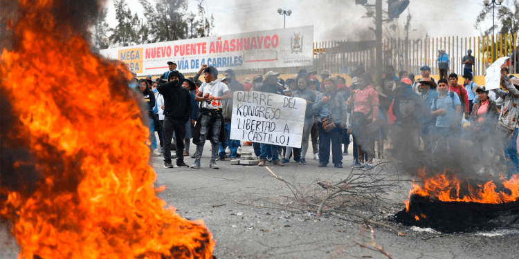 MEF: Protestas generaron pérdidas de S/ 1.000 millones y reducción de 1% en el PBI de diciembre