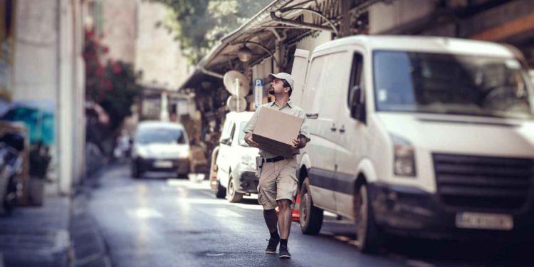 Ralentización de e-commerce golpea a servicios de reparto de cara a las festividades de fin de año