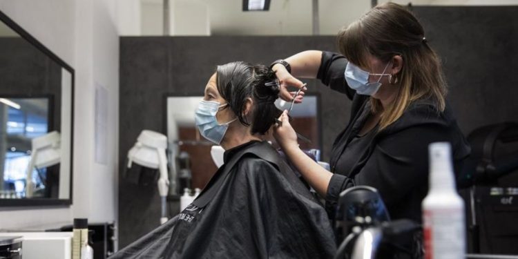 Un 20% de salones de belleza cerrarían en 2023 por alza de costos y bajos ingresos