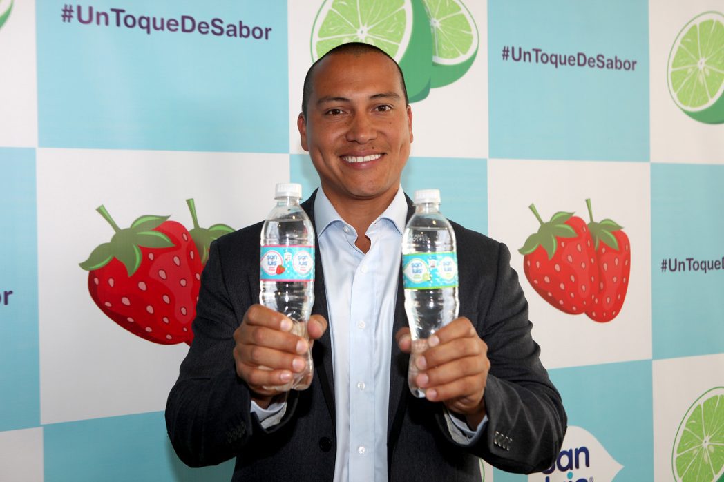 San Luis lanza su nueva línea de bebidas saborizadas