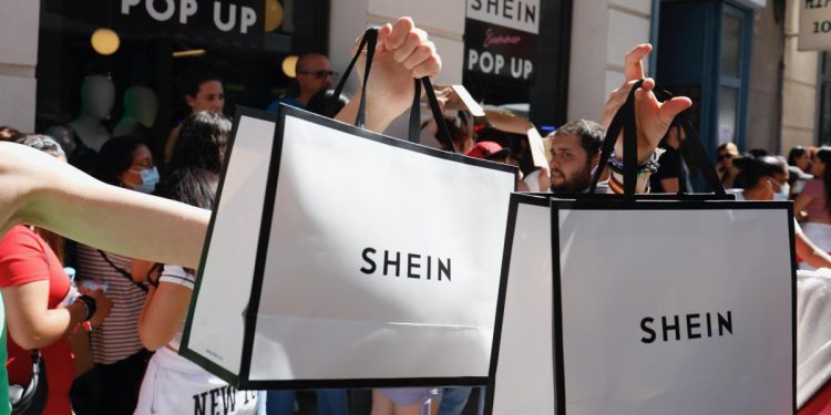 Shein firma acuerdo comercial con Sparc, dueño de Forever 21