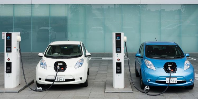 Venta de vehículos electrificados continúa al alza y crece un 37% en mayo, según AAP