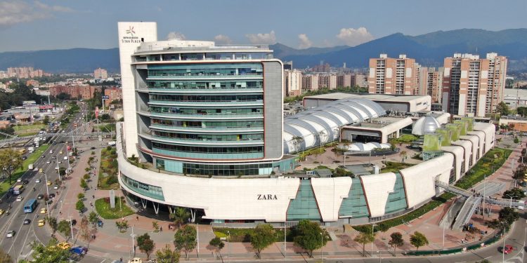 Parque Arauco adquiere participación en uno de los centros comerciales más icónicos de Colombia