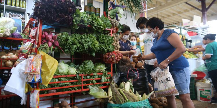 Prorrogan hasta el 2025 exoneración de IGV e ISC a alimentos y servicios esenciales