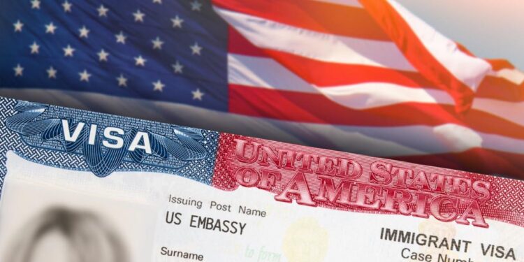 ¿Cuánto cuesta tramitar la visa para viajar a Estados Unidos desde Perú en 2025?