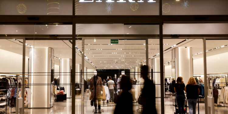 Zara retira campaña tras acusaciones de vinculación con conflicto palestino-israelí